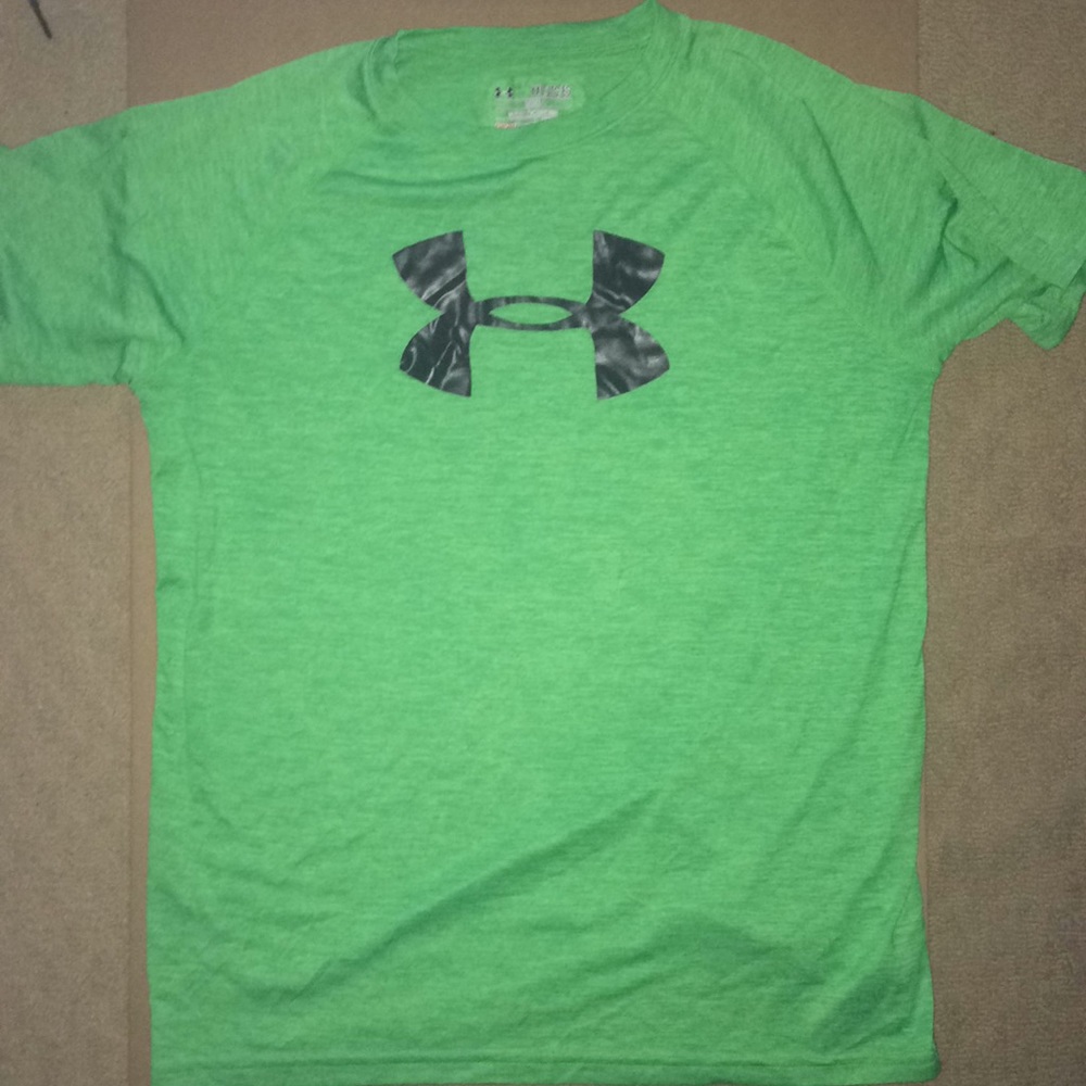Under Armour Loose Heat Gear YXL Tee Shirt